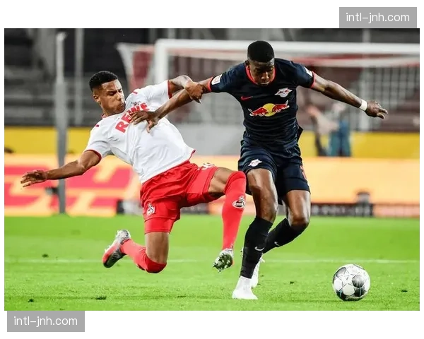 RB莱比锡2-2战平法兰克福，最后时刻点球被扑错失三分